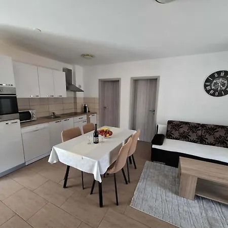 Tin Apartman