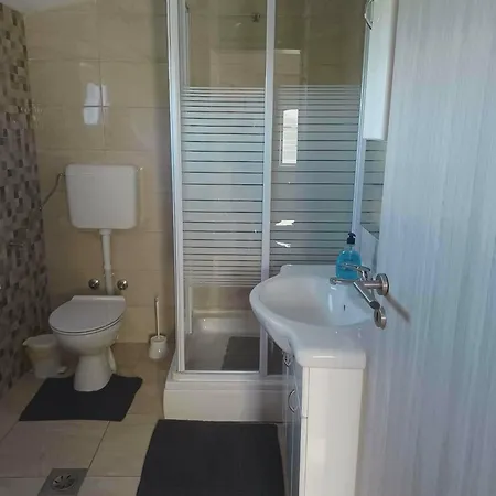 Apartman Tin *