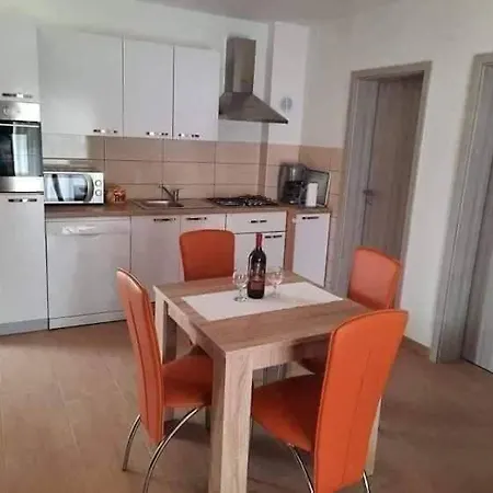 Apartment Tin Vir