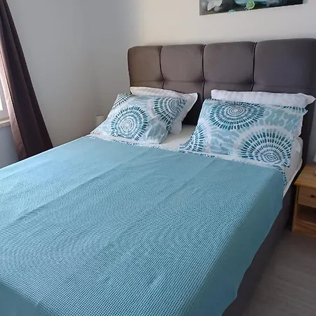 Apartment Tin Vir