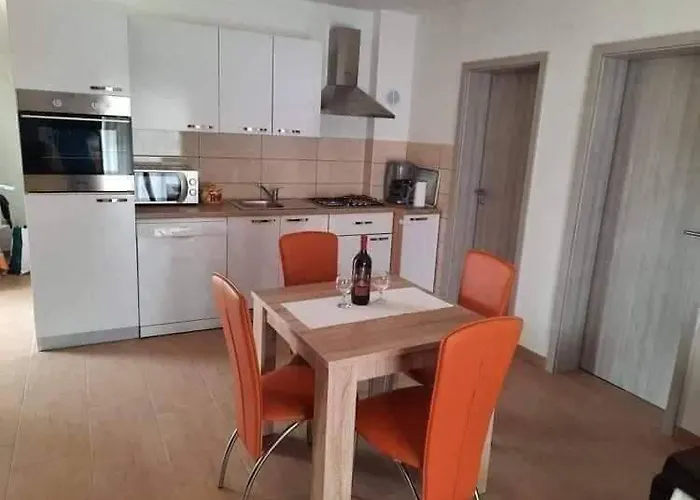 Apartment Tin Vir